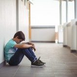 Penelitian Menemukan Bahwa Ejekan Homofobik Adalah ‘Perilaku Kekerasan’ Yang Paling Umum Di Antara Remaja Lelaki